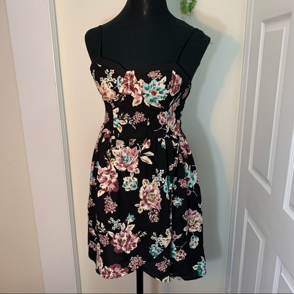 Band of Gypsies Liberty Floral flowy  Dress With Pockets size Small - Picture 2 of 16